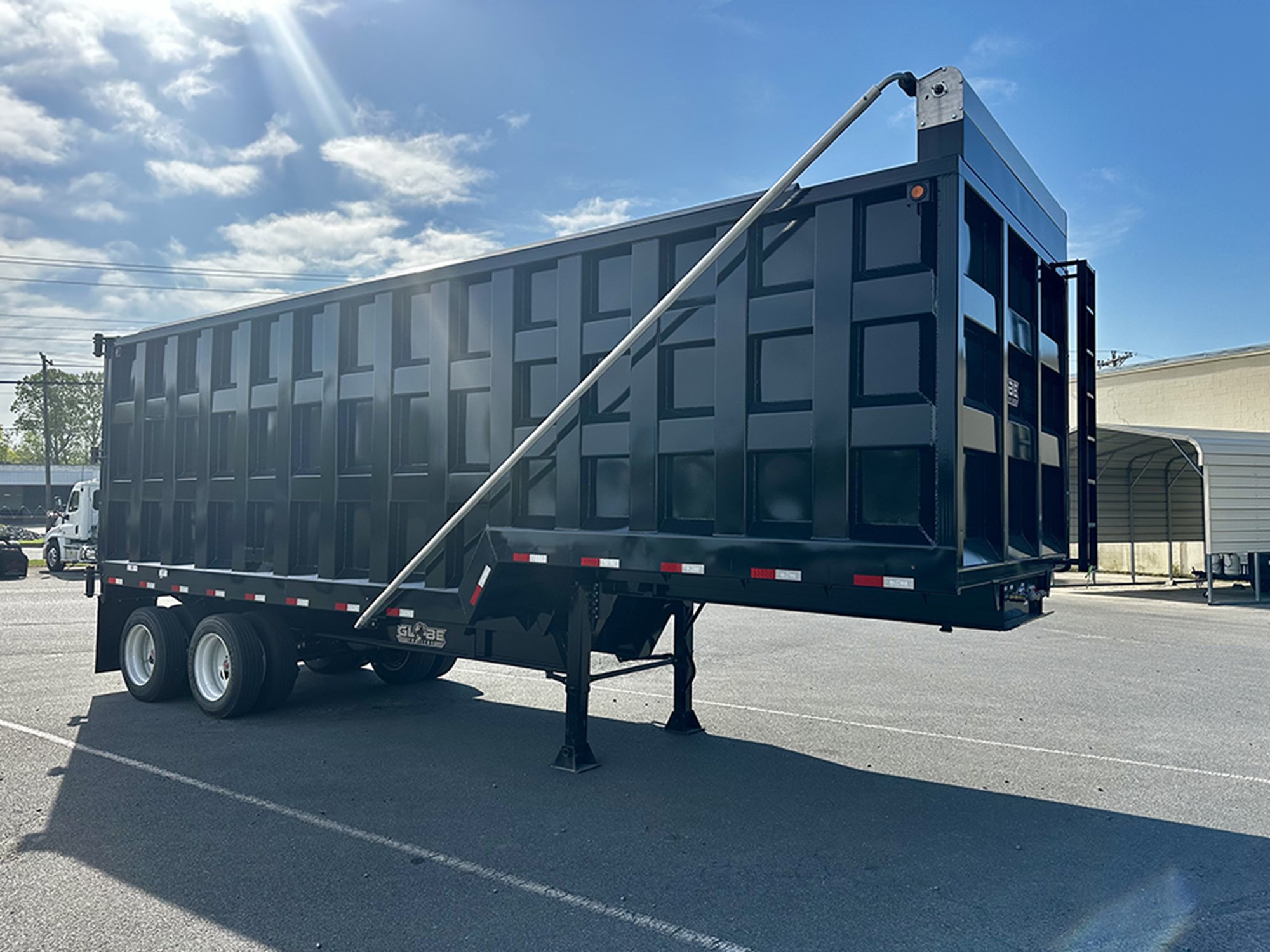 2026 Globe Trailer M Globe Trailer M - image 3 of 6