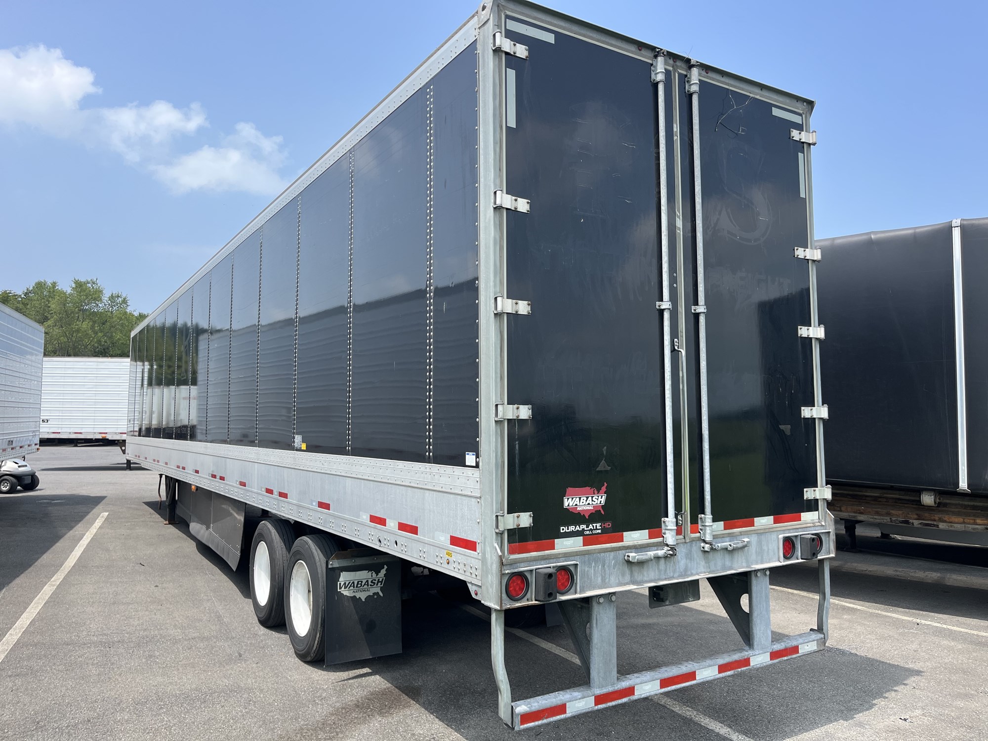 2023 Wabash National 53' black panels - image 1 of 6