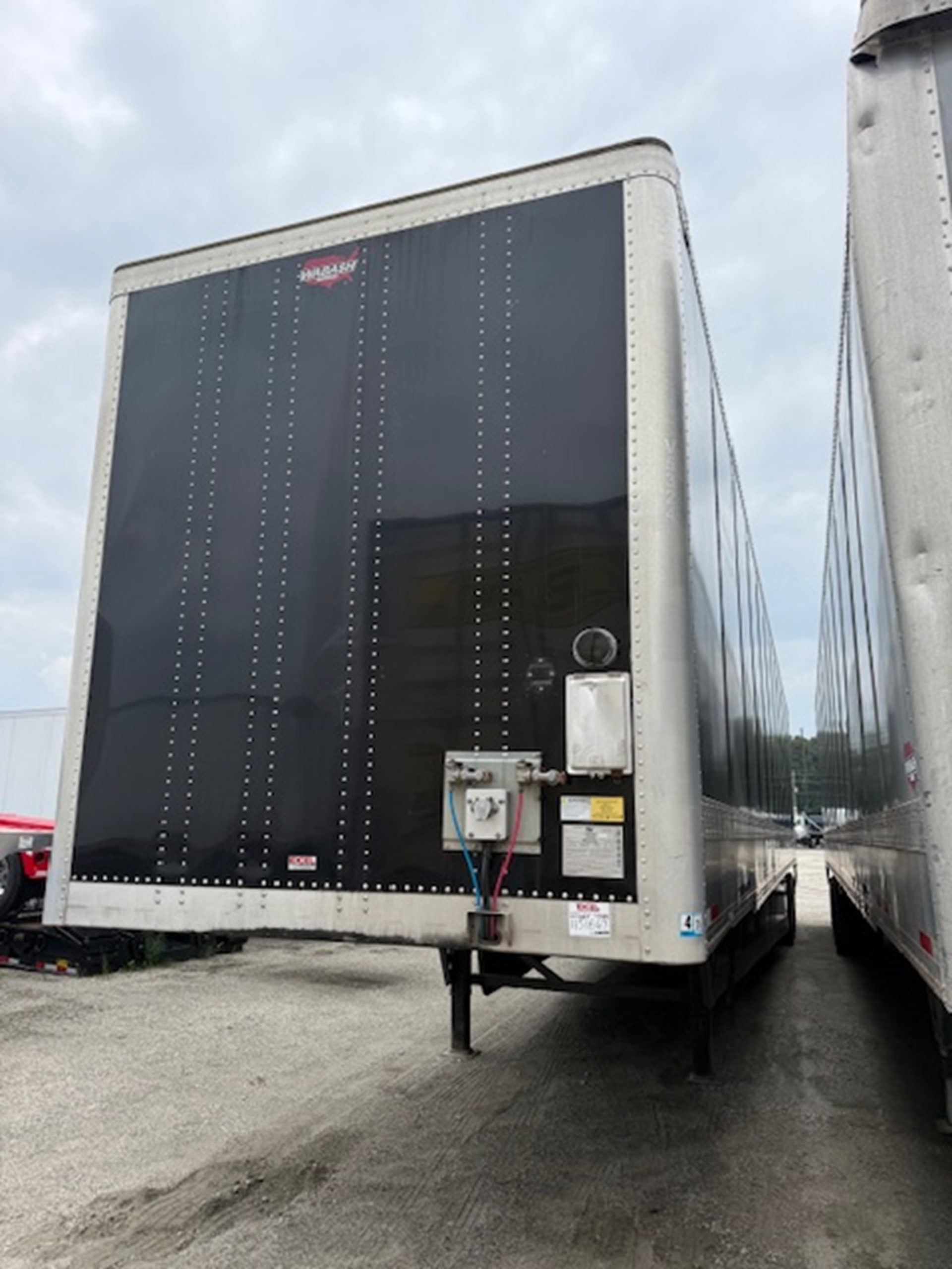 2023 Wabash National 53' black panels - image 1 of 6