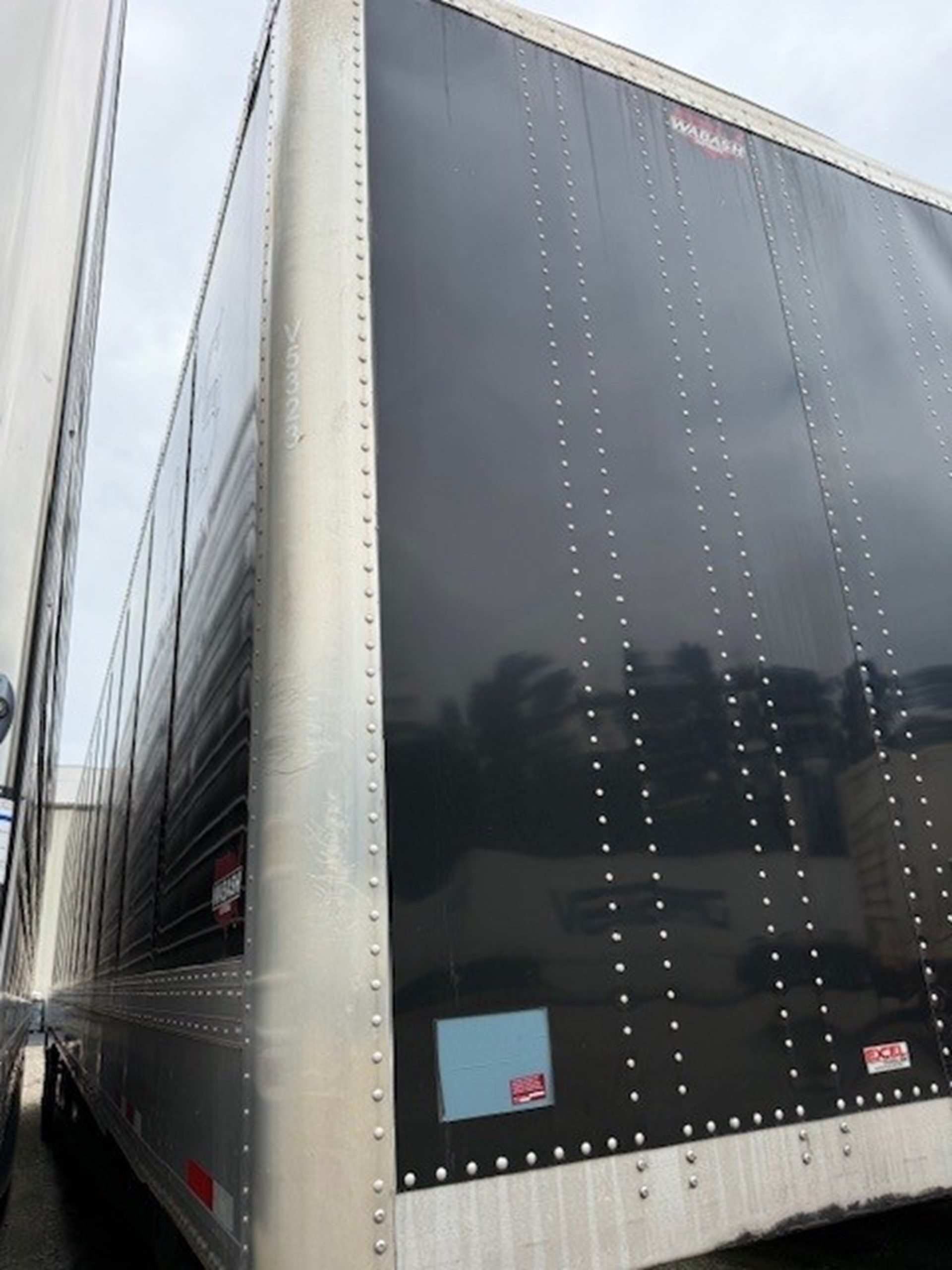 2023 Wabash National 53'  black panels - image 2 of 6