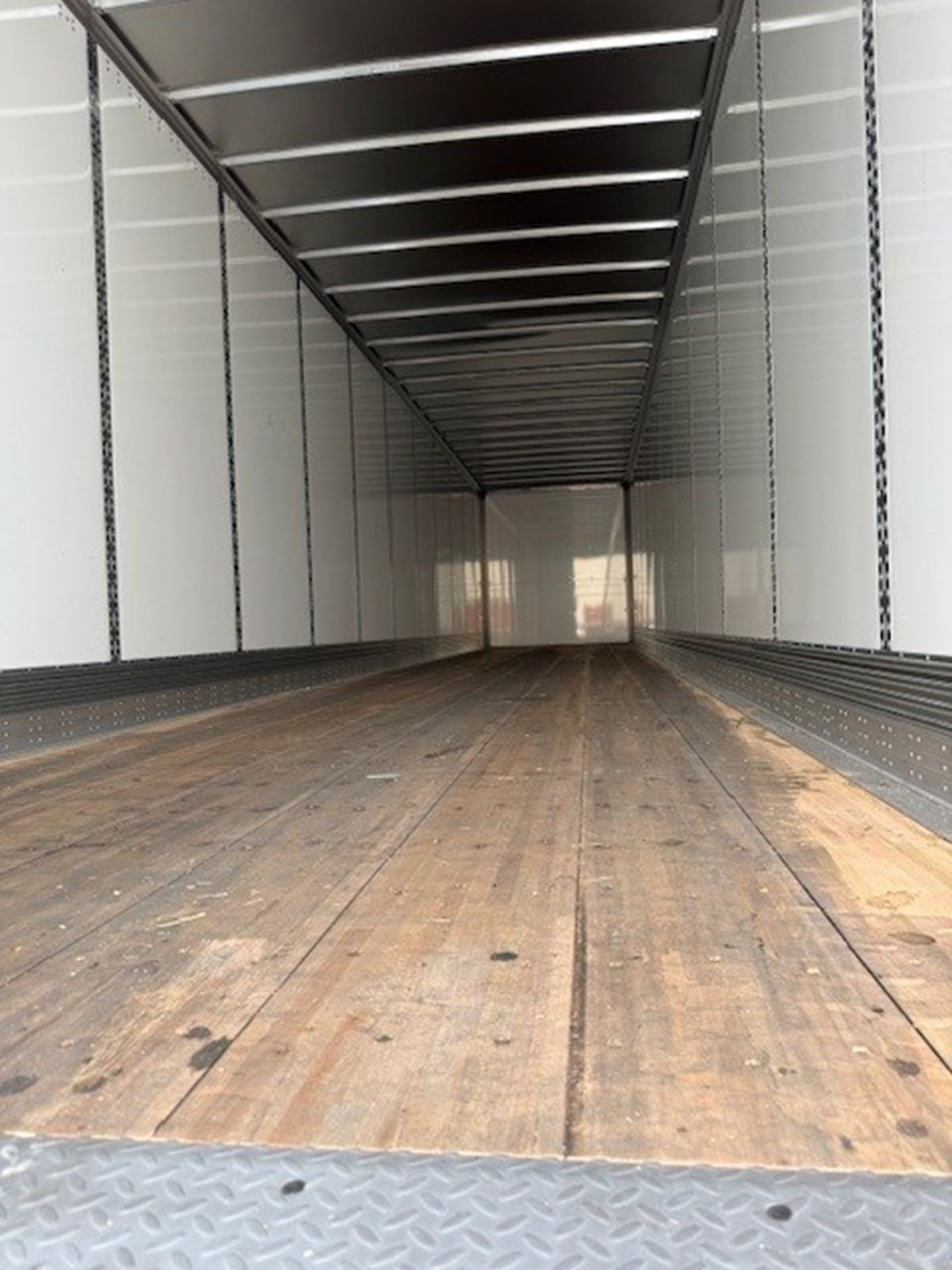 2026 Wabash Vans LOW SPEC - image 2 of 5
