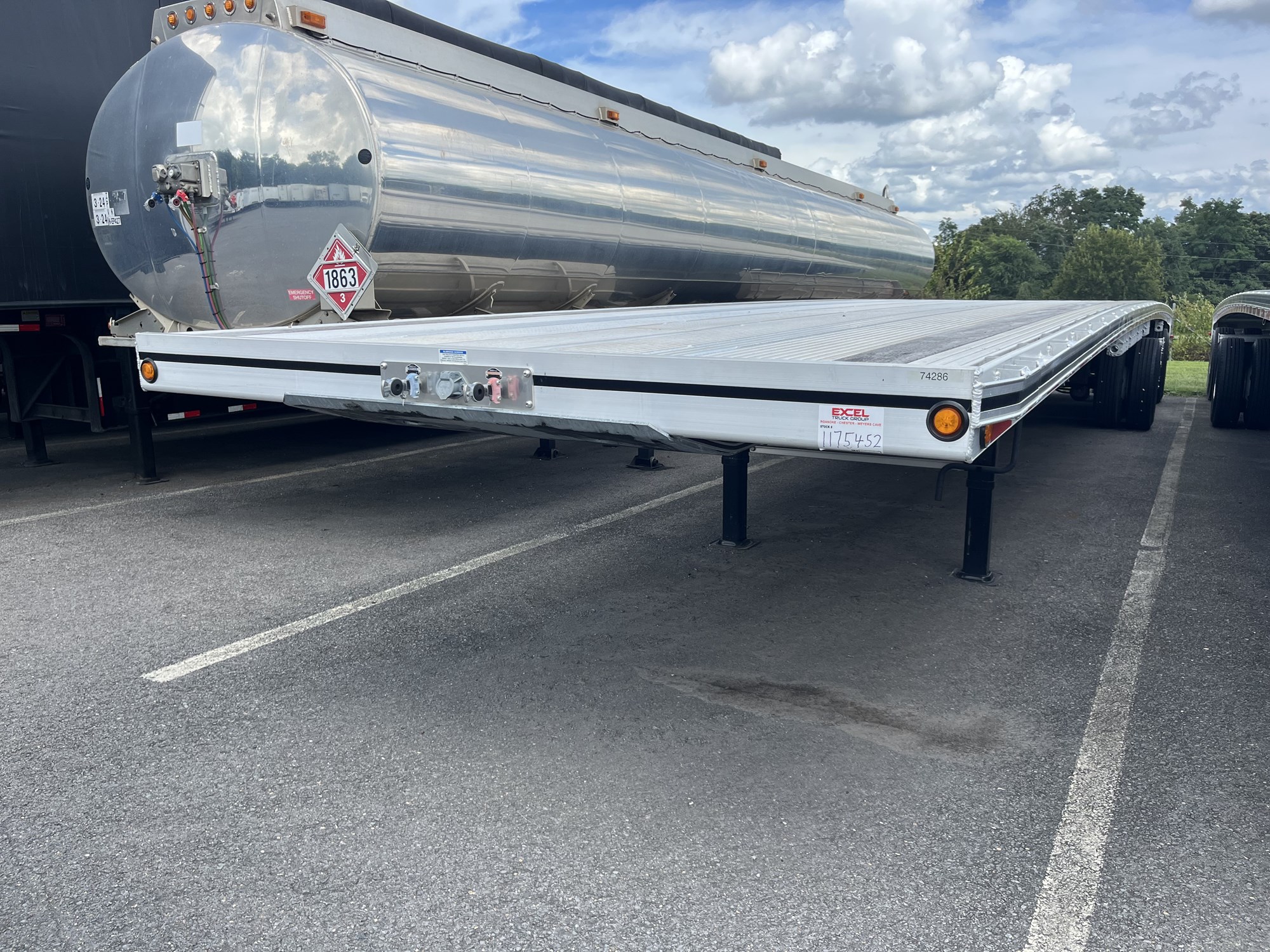 2024 Mac Trailer 48' FLATBED - image 1 of 5