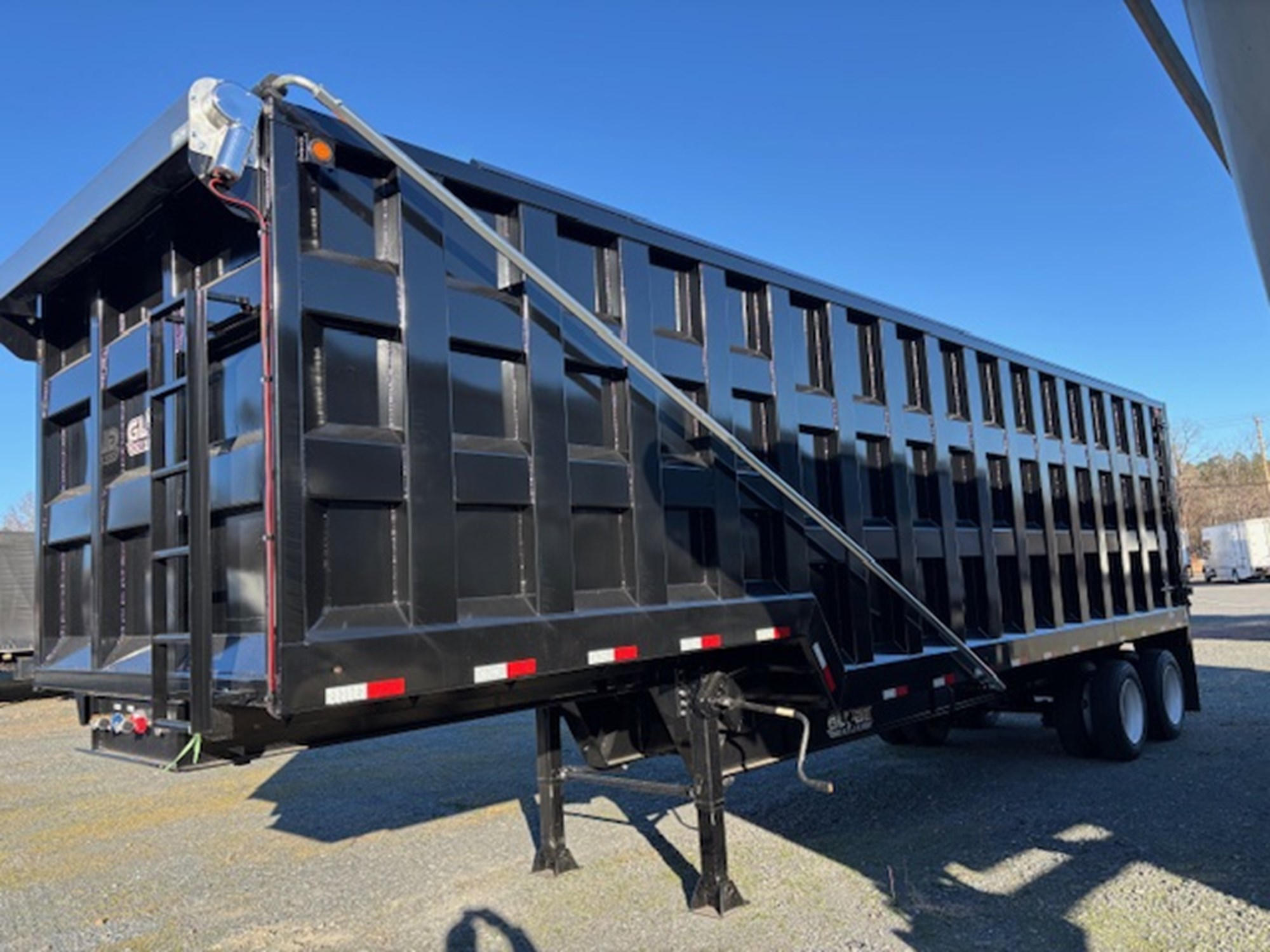 2026 Globe Trailer M GTDD302-36-75YD - image 1 of 6