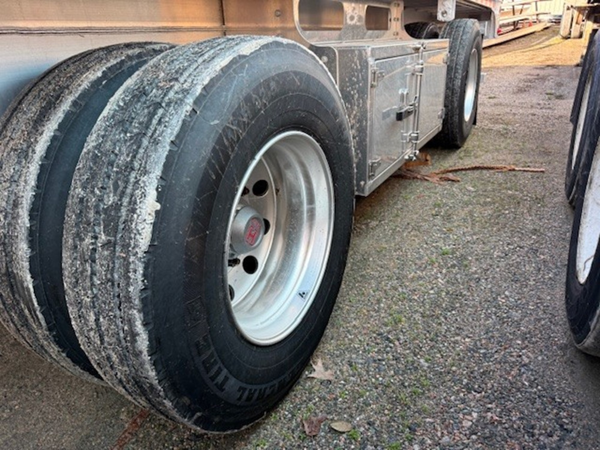 2027 Mac Trailer Man FLATBED 2027 Mac Trailer Man FLATBED - image 3 of 6