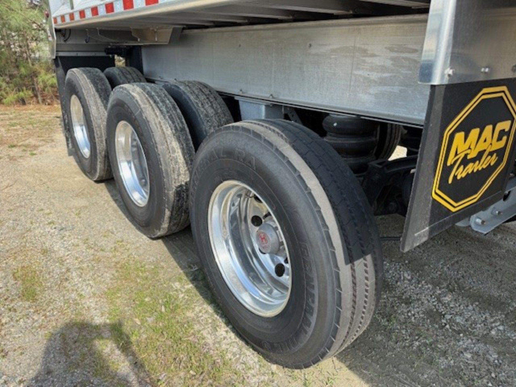 2027 Mac Trailer Man DUMP 2027 Mac Trailer Man DUMP - image 2 of 6