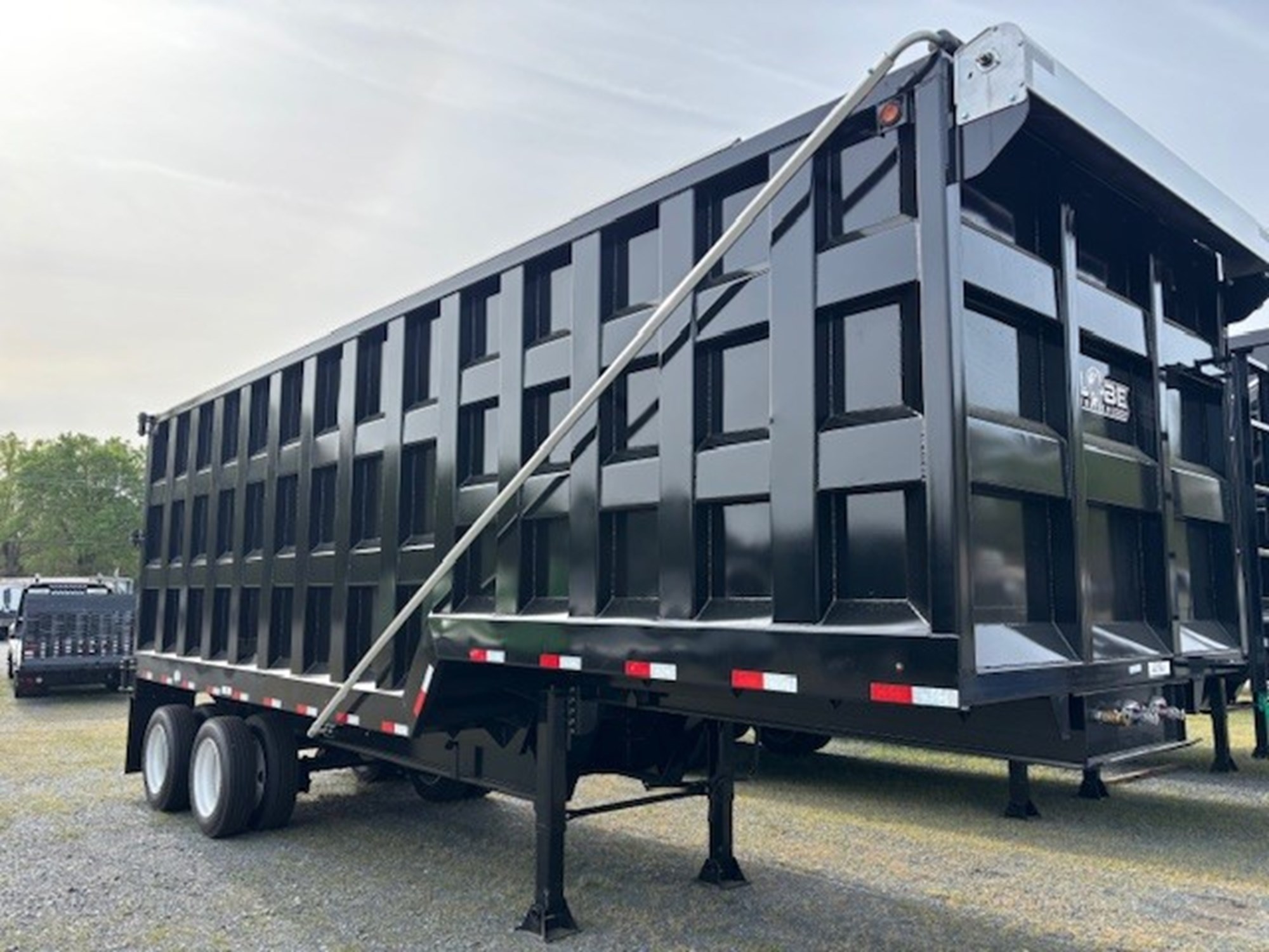 2027 Globe Trailer M GTDD302-30-60YD 2027 Globe Trailer M GTDD302-30-60YD - image 2 of 6
