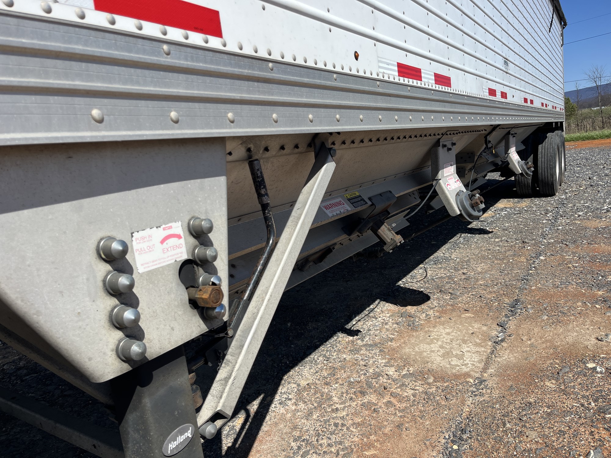 2019 Timpte Grain Trailer 2019 Timpte Grain Trailer - image 4 of 6